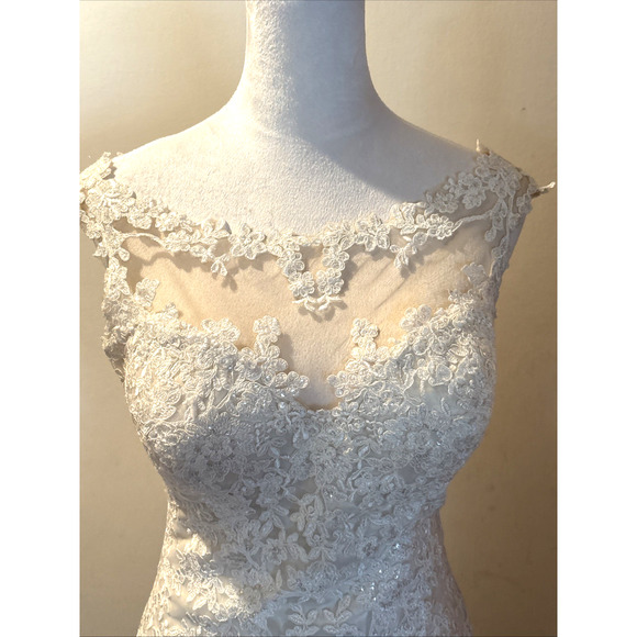 Stella York Wedding Dress Size 12 Ivory Lace Fit & Flare Illusion Neckline Chape - Picture 3 of 13